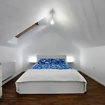 Tivoli Park Apartment
